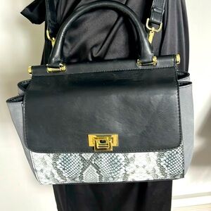 NWOT snake, grey and black crossbody handbag gold tone hardware